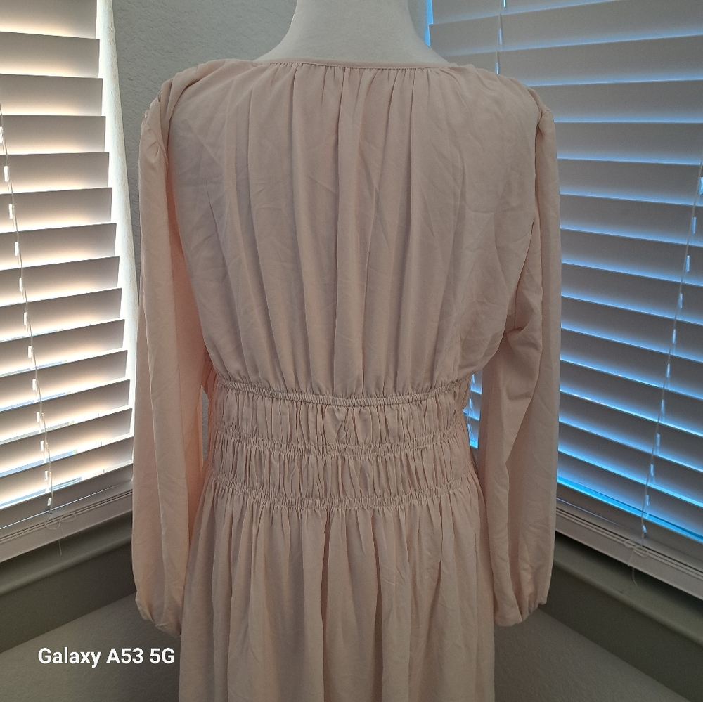 Elegant Cream Long Sleeve Dress - Picture 6 of 11